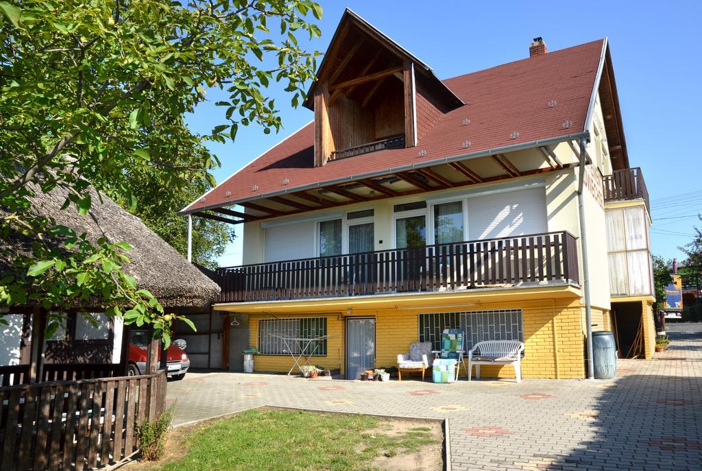 Benedekne Haza Apartment Gyenesdias Ngoại thất bức ảnh