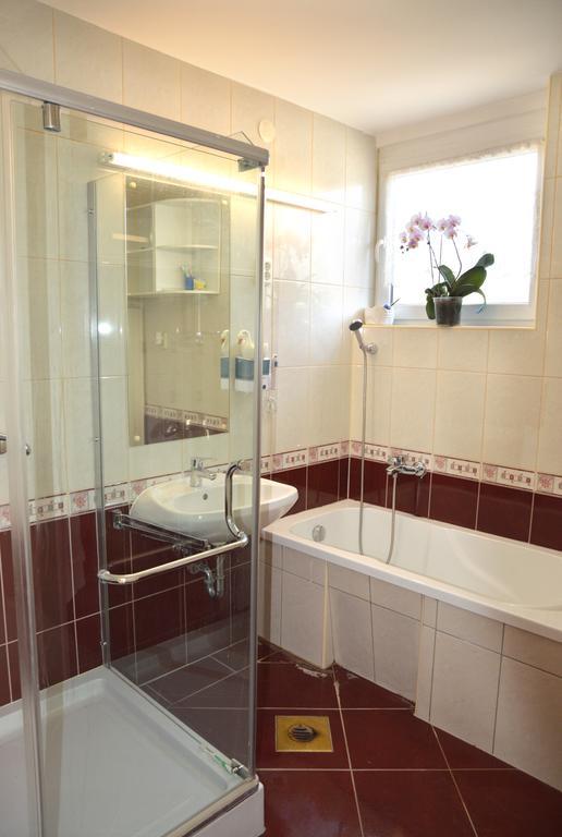 Benedekne Haza Apartment Gyenesdias Ngoại thất bức ảnh