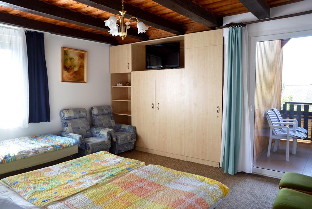 Benedekne Haza Apartment Gyenesdias Ngoại thất bức ảnh